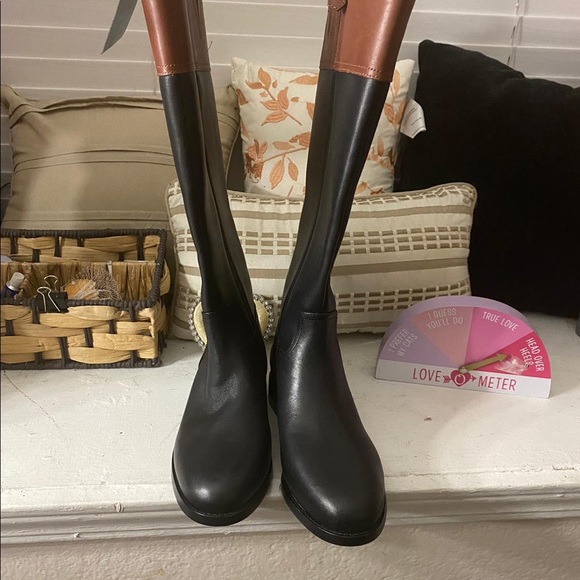 boots - Picture 2 of 3